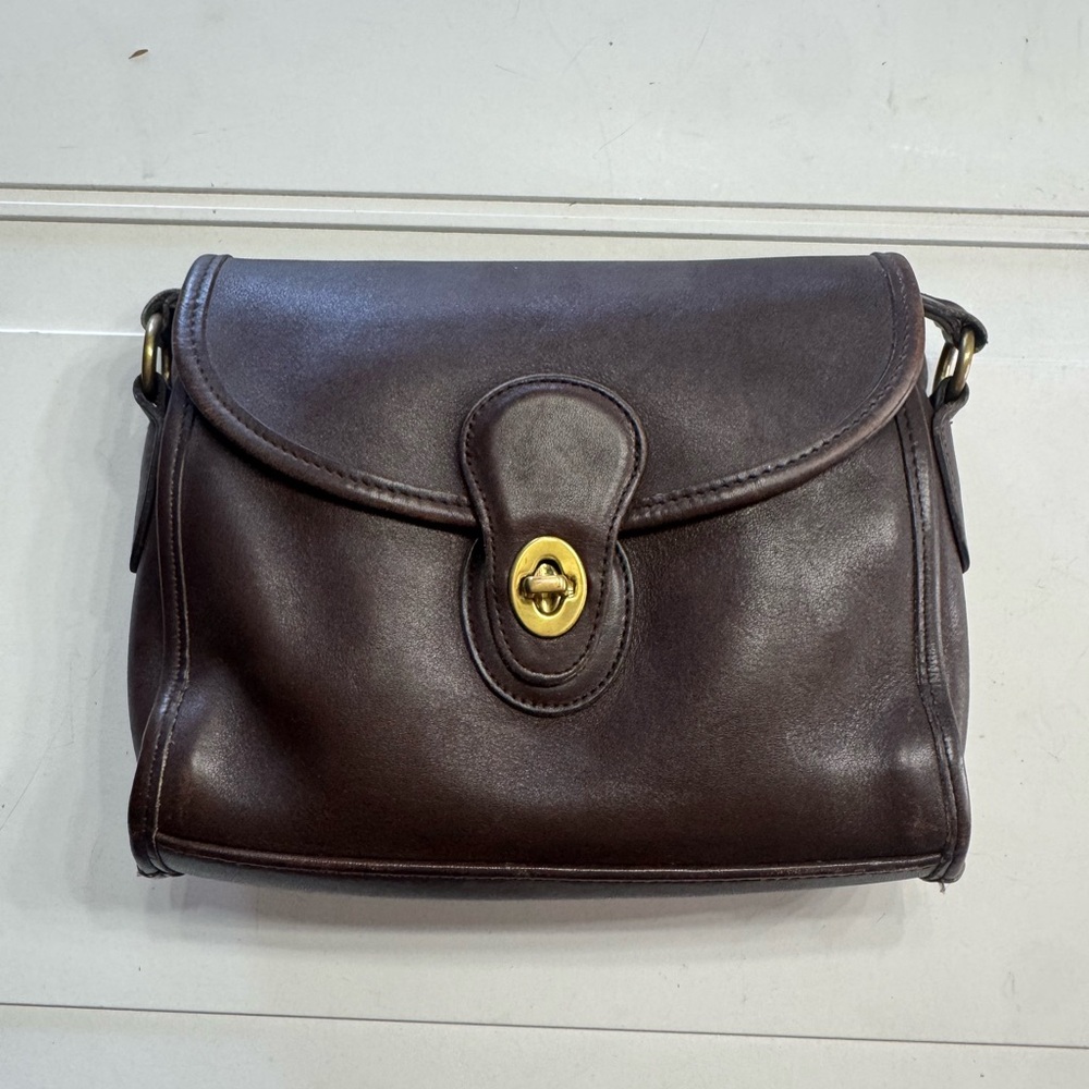 Coach Vintage Devon Mahogany Brown 9908 Crossbody Bag Purse Turnlock Leather - Picture 1 of 8